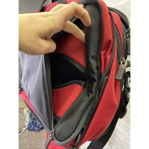 Victorinox Werks Backpack Suiter Expansion Work/Travel Bag With 3 Carry Options - Picture 6 of 16